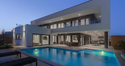 Neue exklusive moderne stilvolle Villa in Strandnähe - Frühbucherrabatt 10%