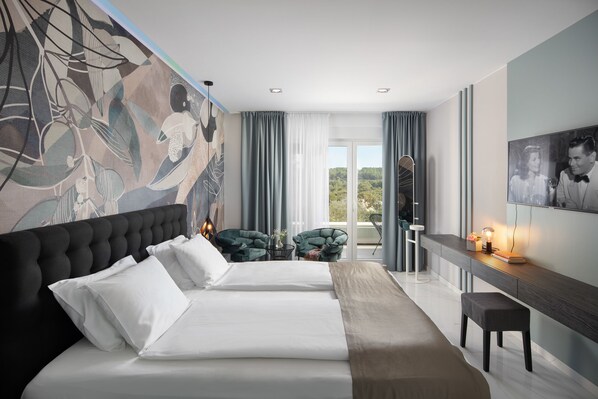 4 bedrooms, in-room safe, iron/ironing board, free WiFi