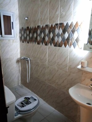 Toilet paper - For a quiet holiday in Abidjan (Cocody)