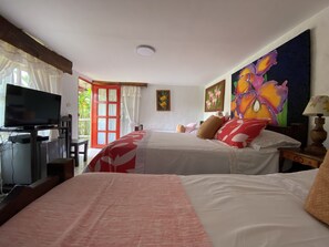 Minibar, free WiFi, bed sheets - Finca Hotel Villaluzandi (Alcalá)