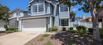 Remodeled San Diego 3 bed, 2.5 bath with enclosed private, furnished backyard!!