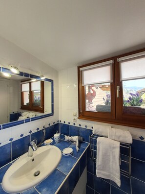 Douche, séchoir à cheveux