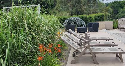 Gite "L 'ARAUCARIA" by the pool at DOMAINE "La Villa Moraine" Munster