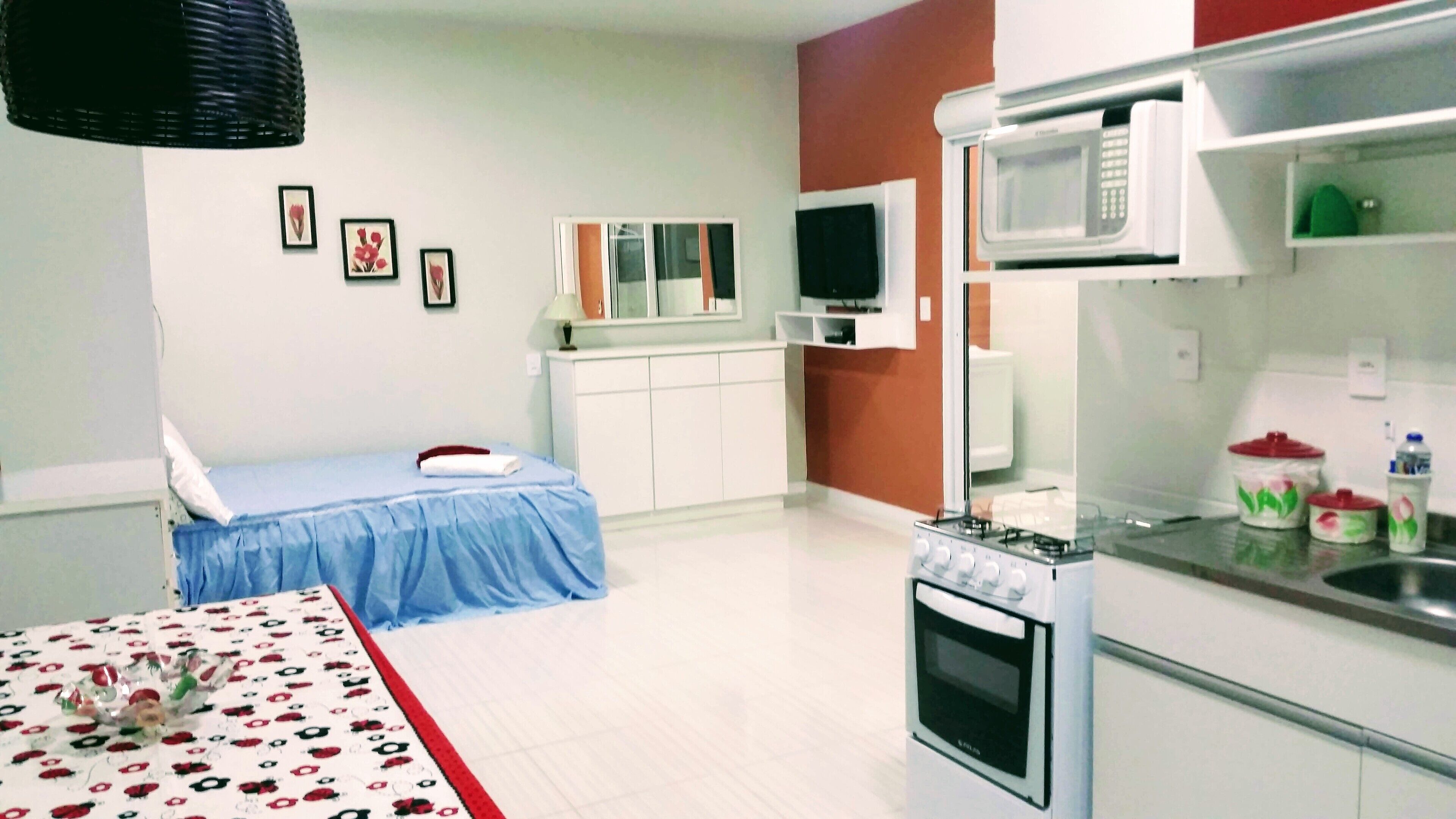 Kjøleskap, mikrobølgeovn og ovn