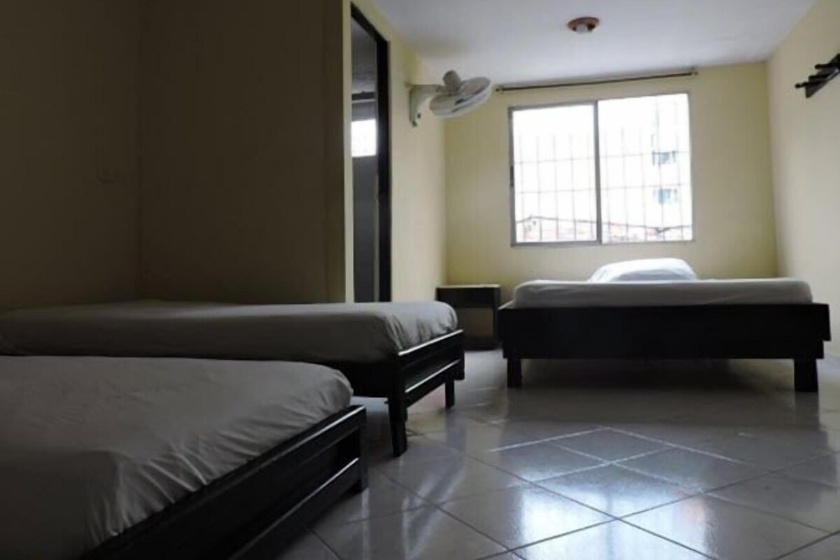 Triple Room | Iron/ironing board, free WiFi, bed sheets