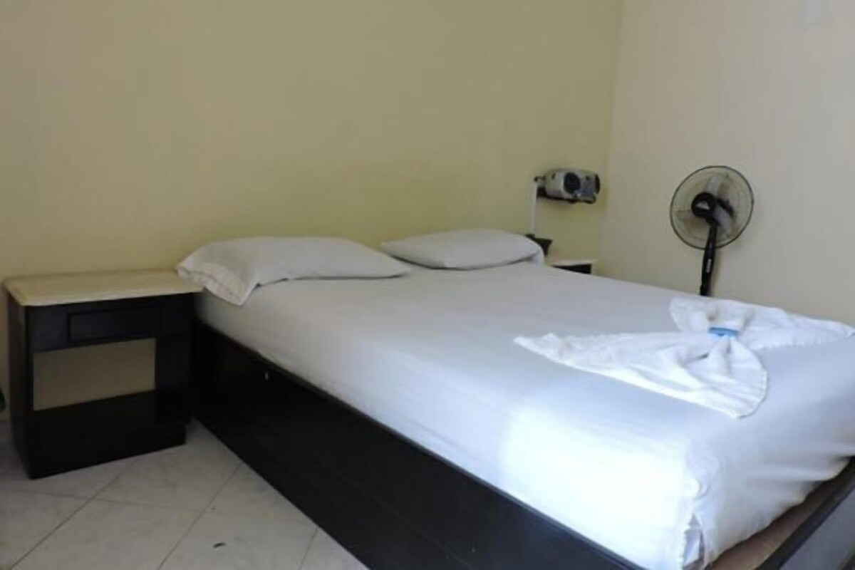 Double Room | Iron/ironing board, free WiFi, bed sheets