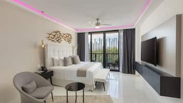 Serenity Suite - Pet Friendly | Premium bedding, in-room safe, laptop workspace, blackout drapes