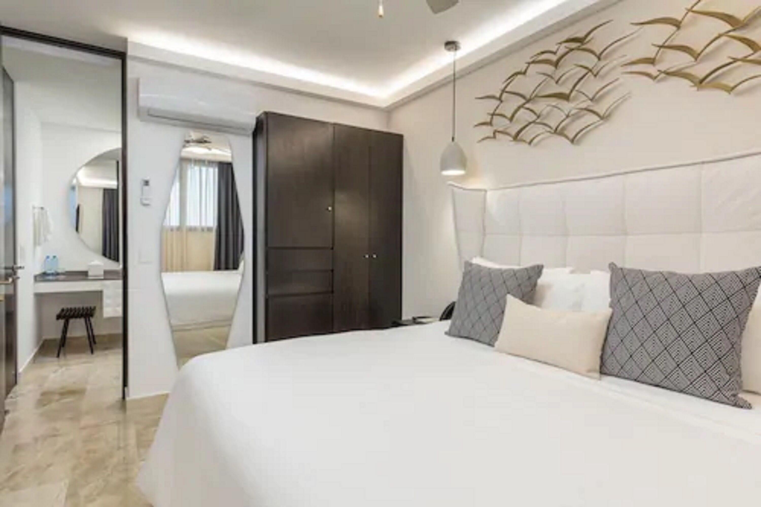 two bedroom grand suite | 1 bedroom, premium bedding, in-room safe, laptop workspace
