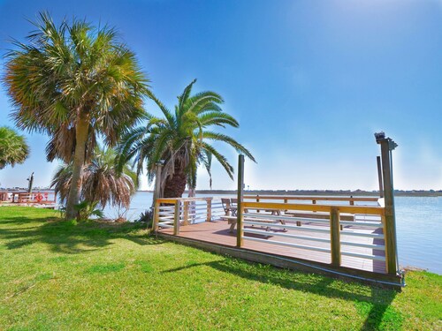 Rest/relaxation fishing right from the dock in your front yard under green light