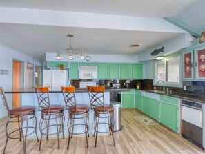 Fridge, microwave, oven, stovetop - Rest/relaxation fishing right from the dock in your front yard under green light (Freeport)