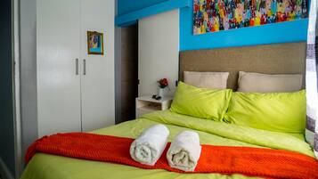 1 slaapkamer, een strijkplank/strijkijzer, wifi