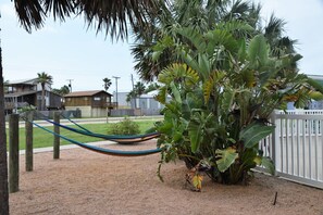 Property grounds - Shared Pool, Pet Friendly, Golf Cart Access (Port Aransas)