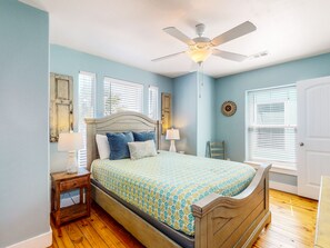 3 chambres, bureau, Wi-Fi gratuit, draps fournis