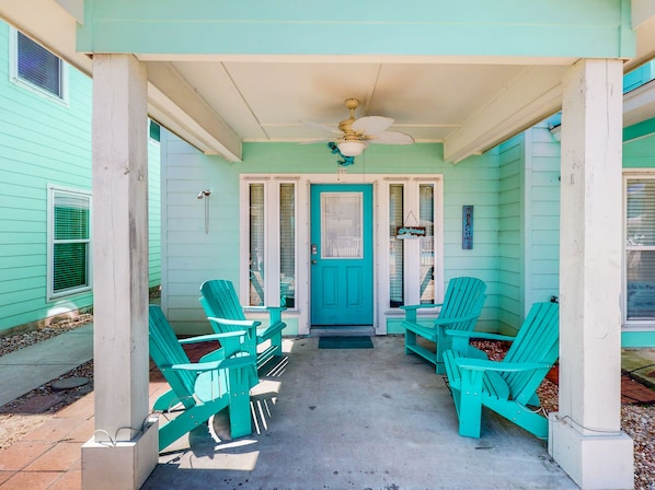 Terrace/patio - Shared Pool, Pet Friendly, Golf Cart Access (Port Aransas)