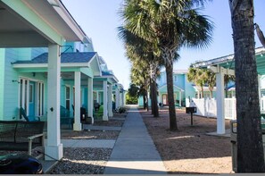 Exterior - Shared Pool, Pet Friendly, Golf Cart Access (Port Aransas)