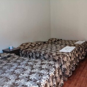 Free WiFi, bed sheets - Hostal Characato Suite (Arequipa)