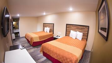 Habitación doble estándar | Camas con pillow-top, escritorio y espacio para trabajar con laptop