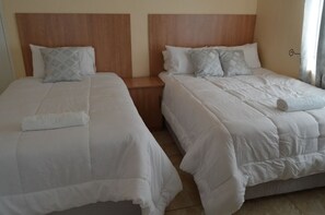 4 bedrooms, iron/ironing board, free WiFi, bed sheets - Chitova’s Guesthouse (Victoria Falls)