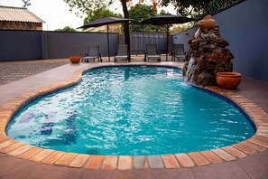 Pool - Chitova’s Guesthouse (Victoria Falls)