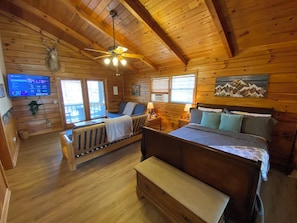 2 bedrooms, desk, iron/ironing board, free WiFi