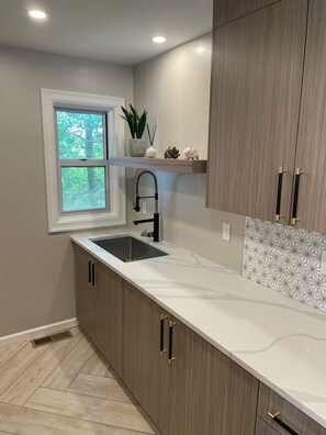 Fridge, microwave, oven, stovetop - POOL house in an upscale Margaritaville( Tan- Tar- A)resort! (Osage Beach)