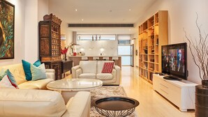 Maison, 4 chambres | Aire de séjour | Téléviseur à écran plat