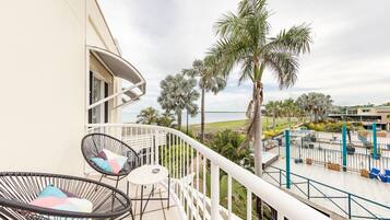 Deluxe Apartment, 3 Bedrooms, Beach View | Terrace/patio