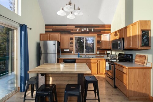 North Fork Hideaway near Glacier National Park