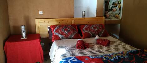 Room (Rabha) | Laptop workspace, free WiFi, bed sheets