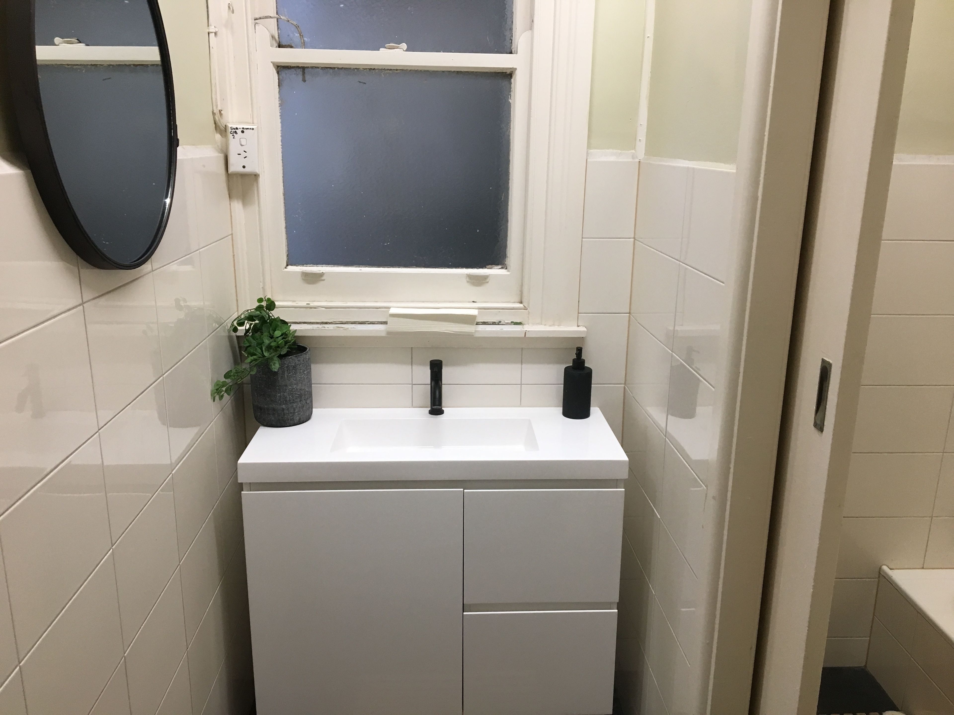 combined shower/bathtub, hair dryer, towels, soap