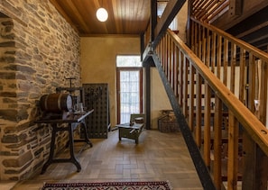 Luxury Cottage, 2 Bedrooms, Garden View | Living area | 50-inch flat-screen TV with satellite channels, TV, Netflix - Lemke Cottage Moculta (Moculta)