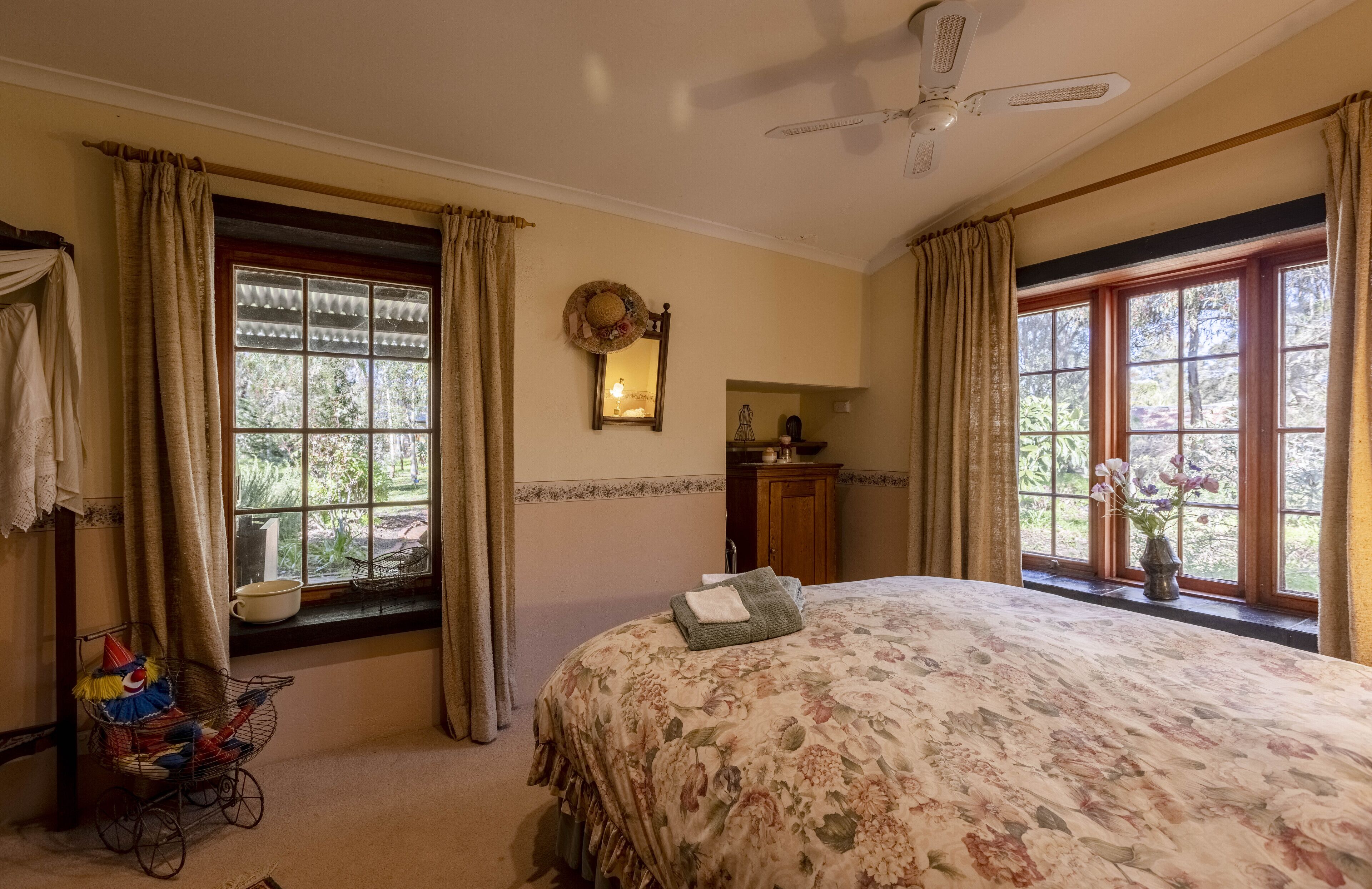 Luxury Cottage, 2 Bedrooms, Garden View | 2 bedrooms, individually decorated, individually furnished