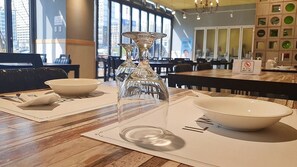 Breakfast, lunch and dinner served - Riviera Incheon Airport Hotel (Incheon)