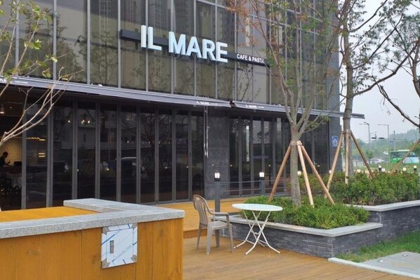 Se sirven desayunos, comidas y cenas 