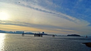 Habitación doble Deluxe, vista al océano | Escritorio, cortinas blackout, insonorización y wifi gratis 