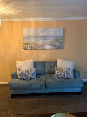 Villa Deluxe, 2 habitaciones, para no fumadores, vista a la ciudad | Área de sala de estar | Smart TV de 40 pulgadas con canales por cable, televisión y chimenea