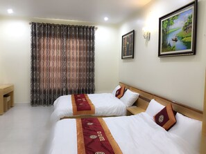 Desk, free WiFi, bed sheets - Coco Hotel (Hai Phong)