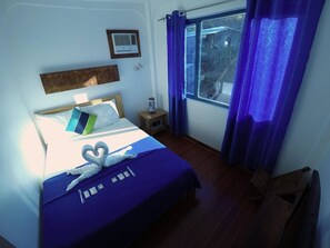 Deluxe Double Room | Blackout drapes, rollaway beds, bed sheets - Casa Montemar B&B (Coron)