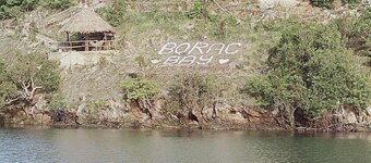 Borac Bay Bungalows Resort and Spa
