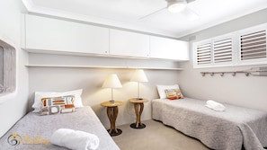 2 bedrooms, iron/ironing board, Internet, bed sheets