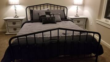 4 slaapkamers, een strijkplank/strijkijzer, wifi, beddengoed