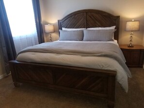 4 makuuhuonetta, silitysrauta/-lauta, Wi-Fi, vuodevaatteet