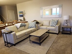 TV, fireplace, ping pong