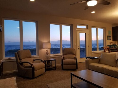 Upouusi 2019 Ocean Front 5 makuuhuoneen lemmikkiystävällinen