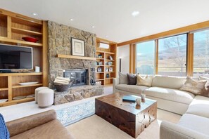 تلفزيون، مدفأة، تنس طاولة