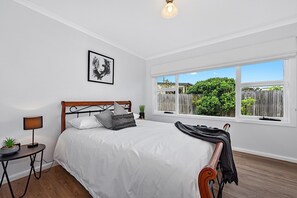 3 dormitorios, tabla de planchar con plancha, wifi gratis y ropa de cama