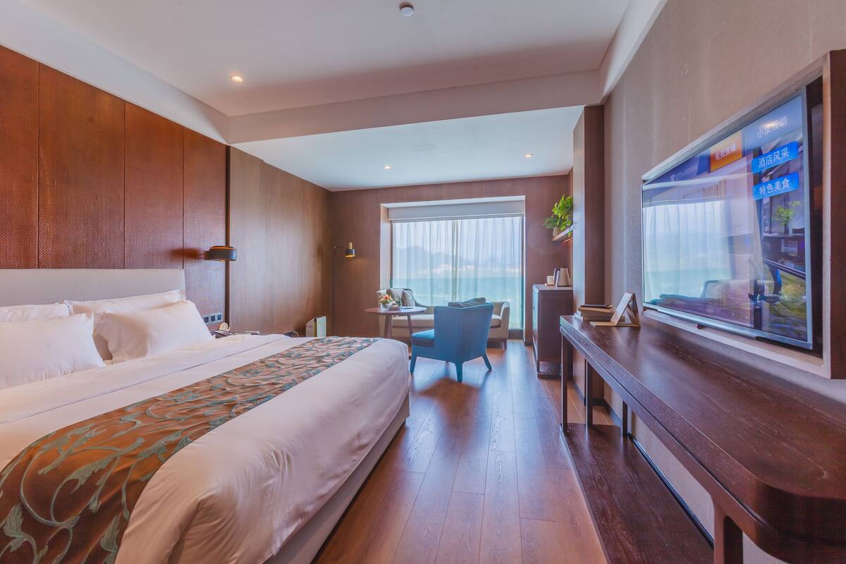 Signature Room, River View | Premium bedding, minibar, in-room safe, desk