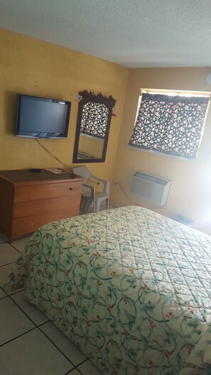 Habitación básica, 1 cama Queen size | Wifi gratis