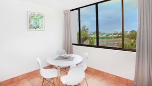 Unclassified image, 4 of 11, button - Mylos 19 (Maroochydore)