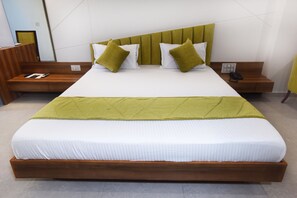 Executive Suite | In-room safe, desk, laptop workspace, blackout drapes - Hotel Luxura (Sanand)